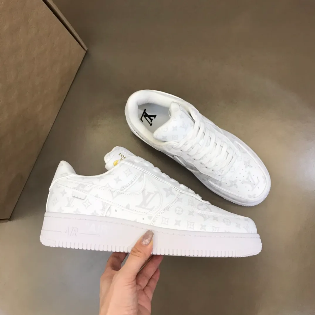 Men's shoes 💰p420 "*OUIS *UITTO*x" x OFF-WHITE x Nike tripartite collaboration! Yayoi Kusama's collaboration series is a trendy men's casual sports shoe with unrivaled color matching. The design idea basically continues the style of THE TEN. The Swoosh line and tongue label have a very familiar visual effect, and are both fashionable and trendy! A must-have for fashionistas! The effect on your feet is absolutely stunning!  Size: 38-45